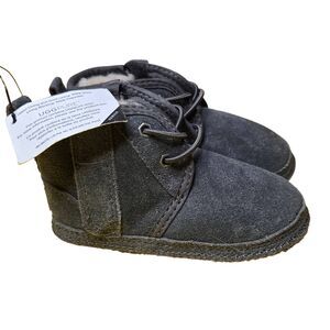 UGG Baby Neumel Crib 11035001 Gray Baby Boot Bootie Infant size 04/05 Infant NEW